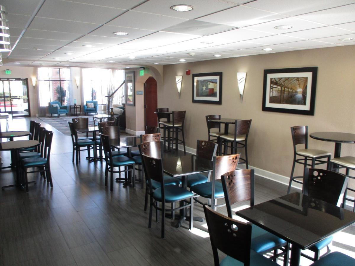 Days Inn & Suites By Wyndham Sam Houston Tollway Jersey Village Kültér fotó