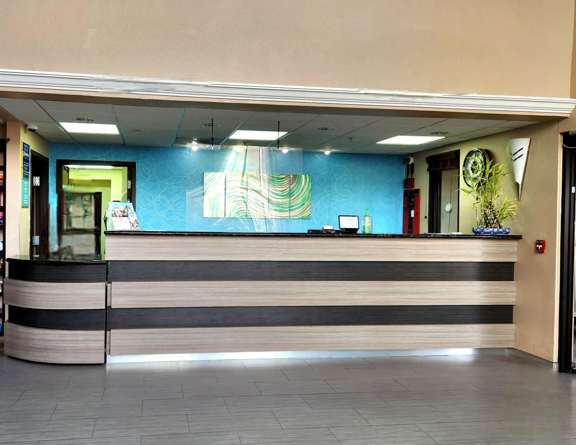 Days Inn & Suites By Wyndham Sam Houston Tollway Jersey Village Kültér fotó
