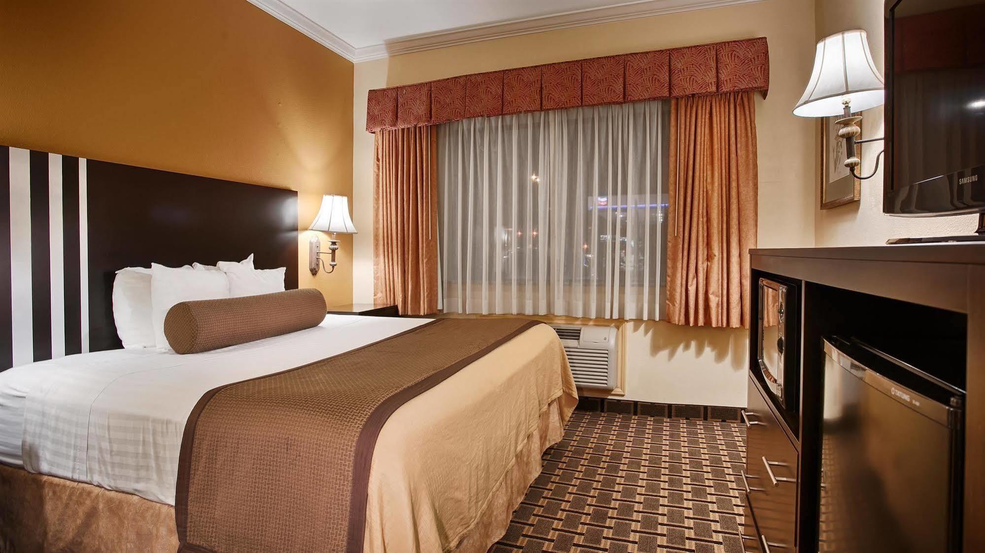 Days Inn & Suites By Wyndham Sam Houston Tollway Jersey Village Kültér fotó